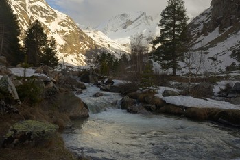 Sonnenuntergang in den Bergen / ***