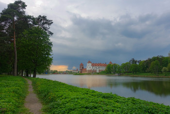 Mir Castle / -------------