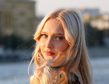 Direkt am Wasser / ***