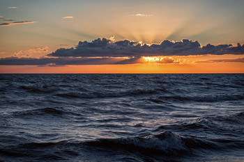 Sonnenuntergang auf dem See / ***