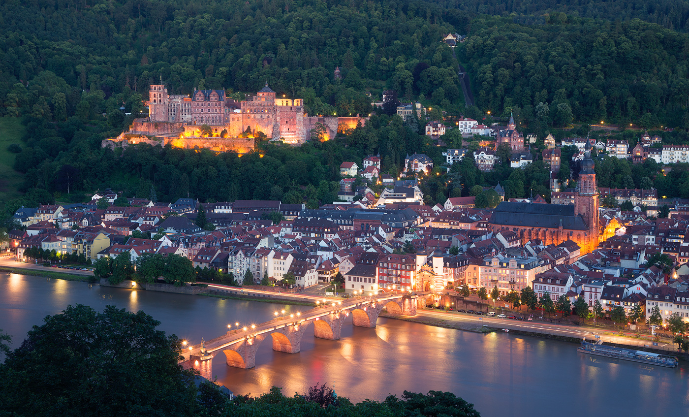 Города которые нужно посетить. Хальдерберг Германия. Город Heidelberg Германия. Река Неккар в Германии. Хайдельберг Германия достопримечательности.